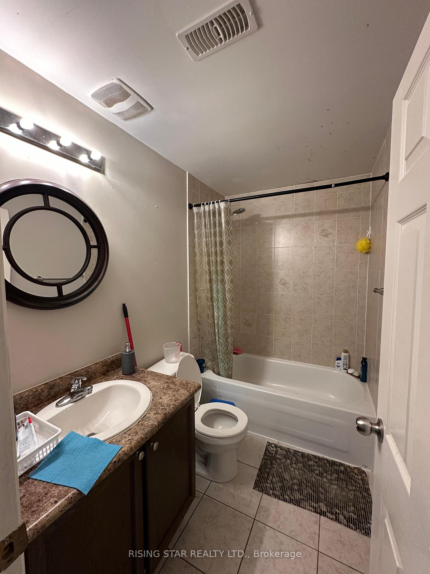 Photo 12 of 40 Northern Dancer Drive, Oshawa, Windfields — HOMEH