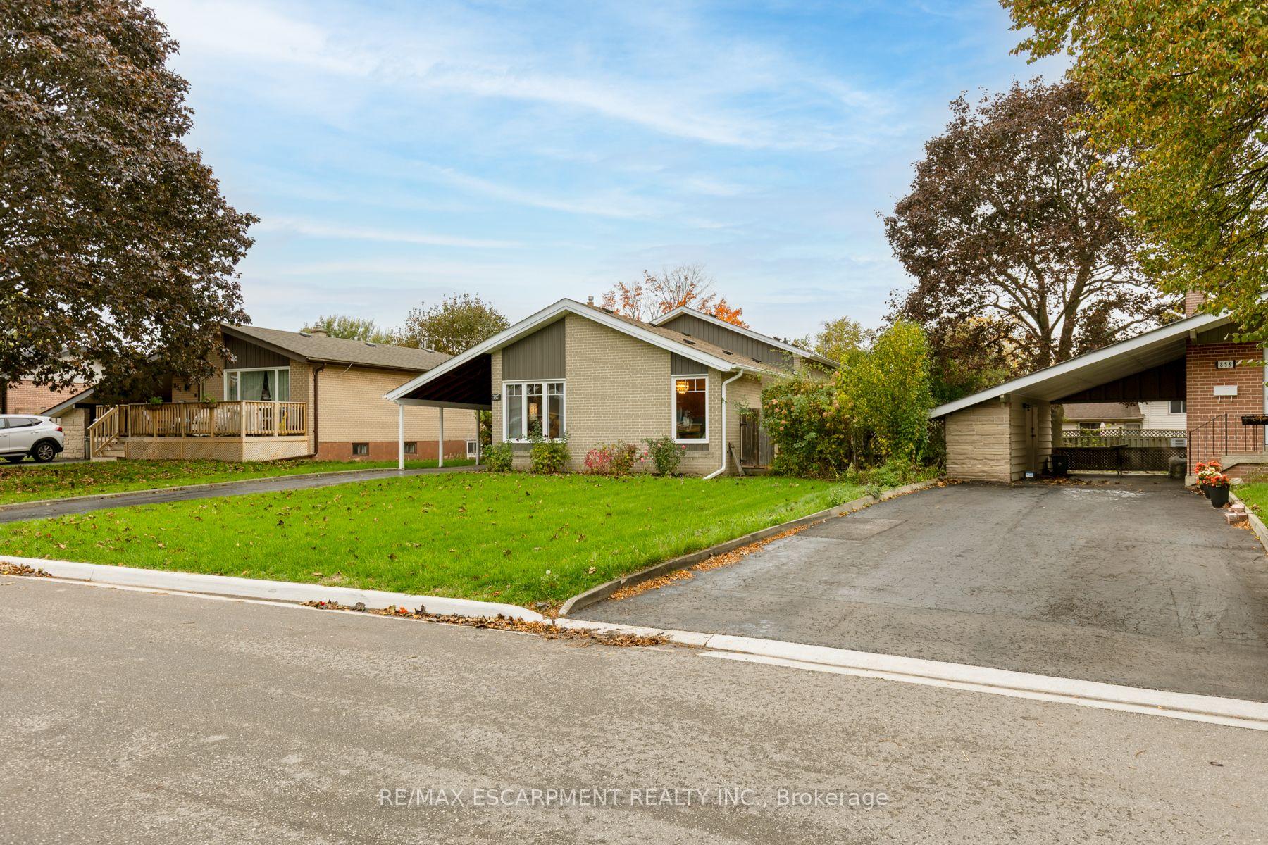 Photo 3 of 856 Chapleau Drive, Pickering, Bay Ridges — HOMEH