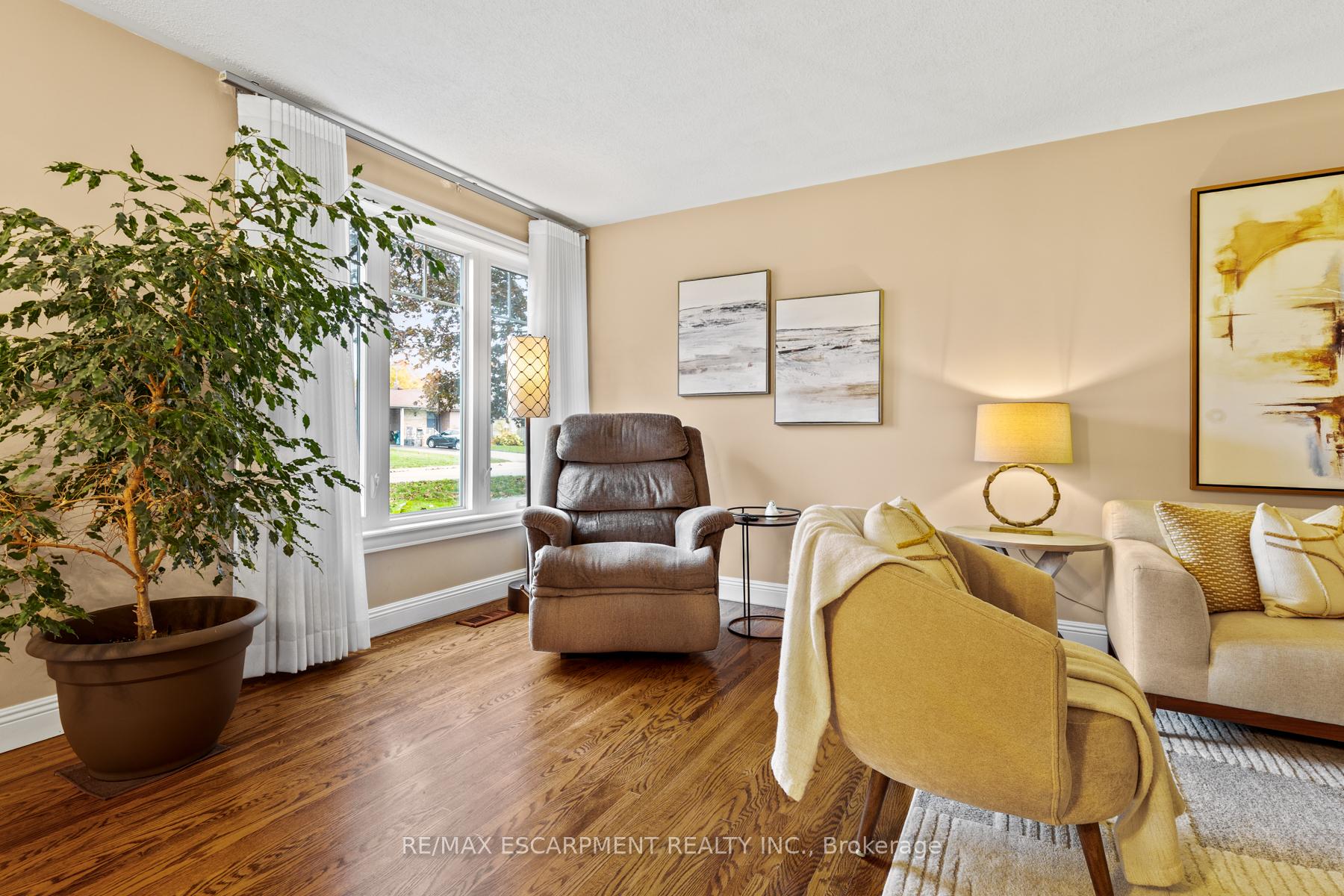 Photo 9 of 856 Chapleau Drive, Pickering, Bay Ridges — HOMEH