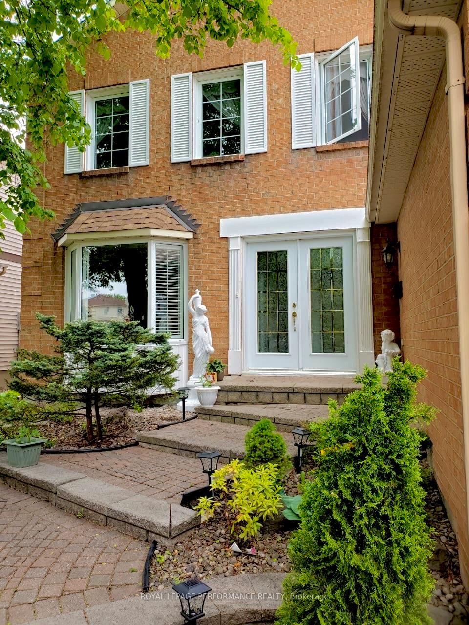 Front of 566 Falwyn Crescent