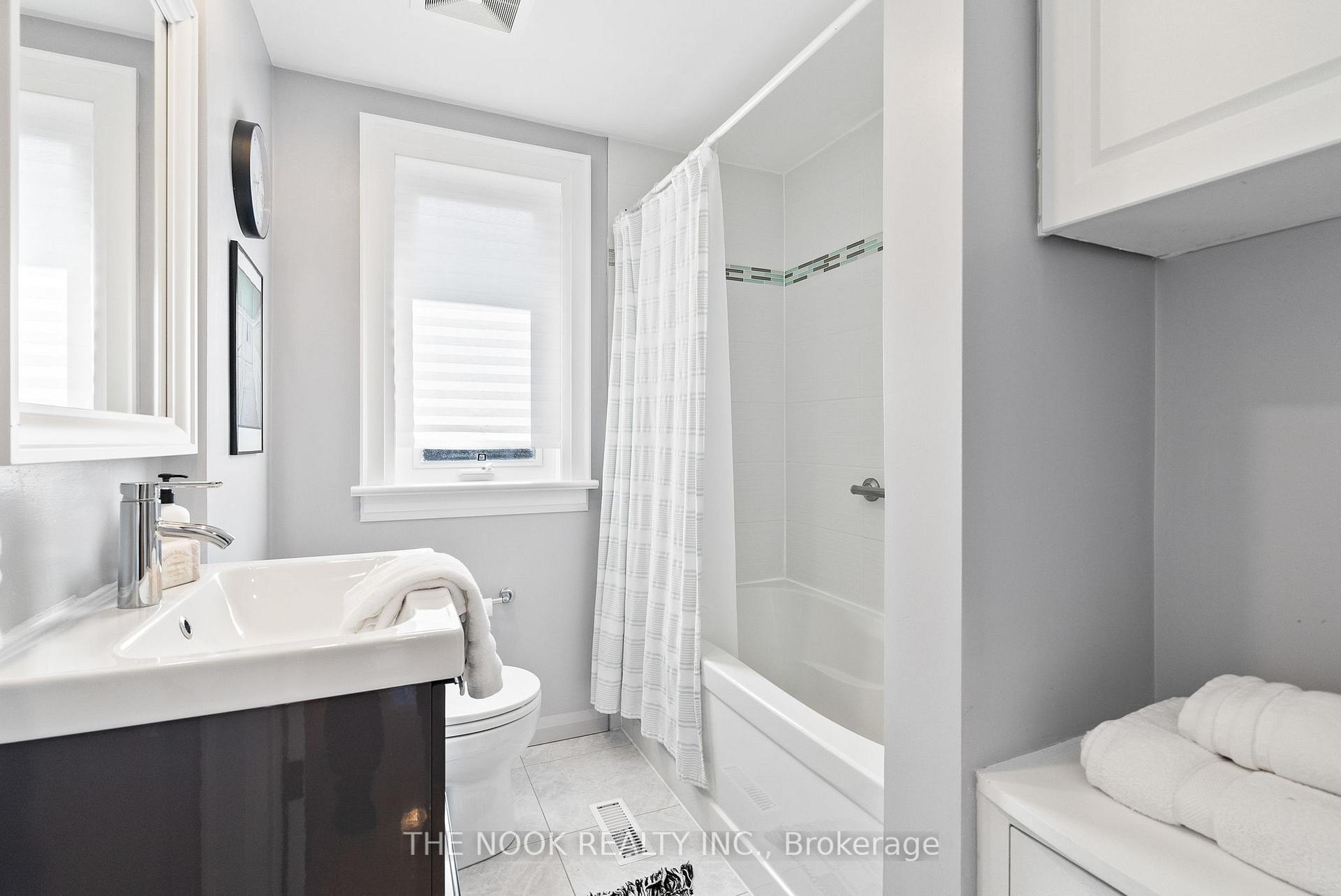 Photo 29 of 100 Connaught Street, Oshawa, O'Neill — HOMEH
