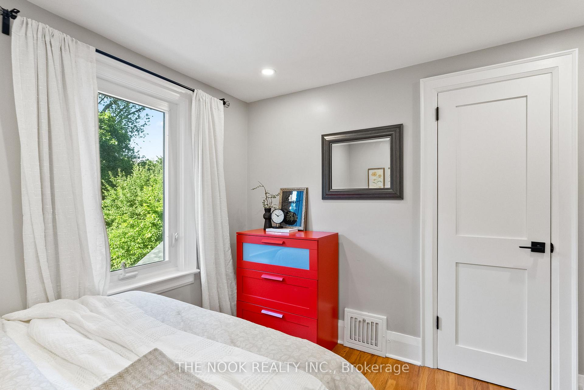 Photo 33 of 100 Connaught Street, Oshawa, O'Neill — HOMEH