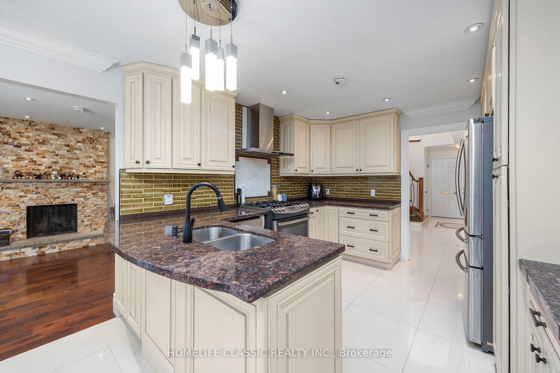 Photo 7 of 550 Dahlia Crescent, Pickering, Rosebank — HOMEH