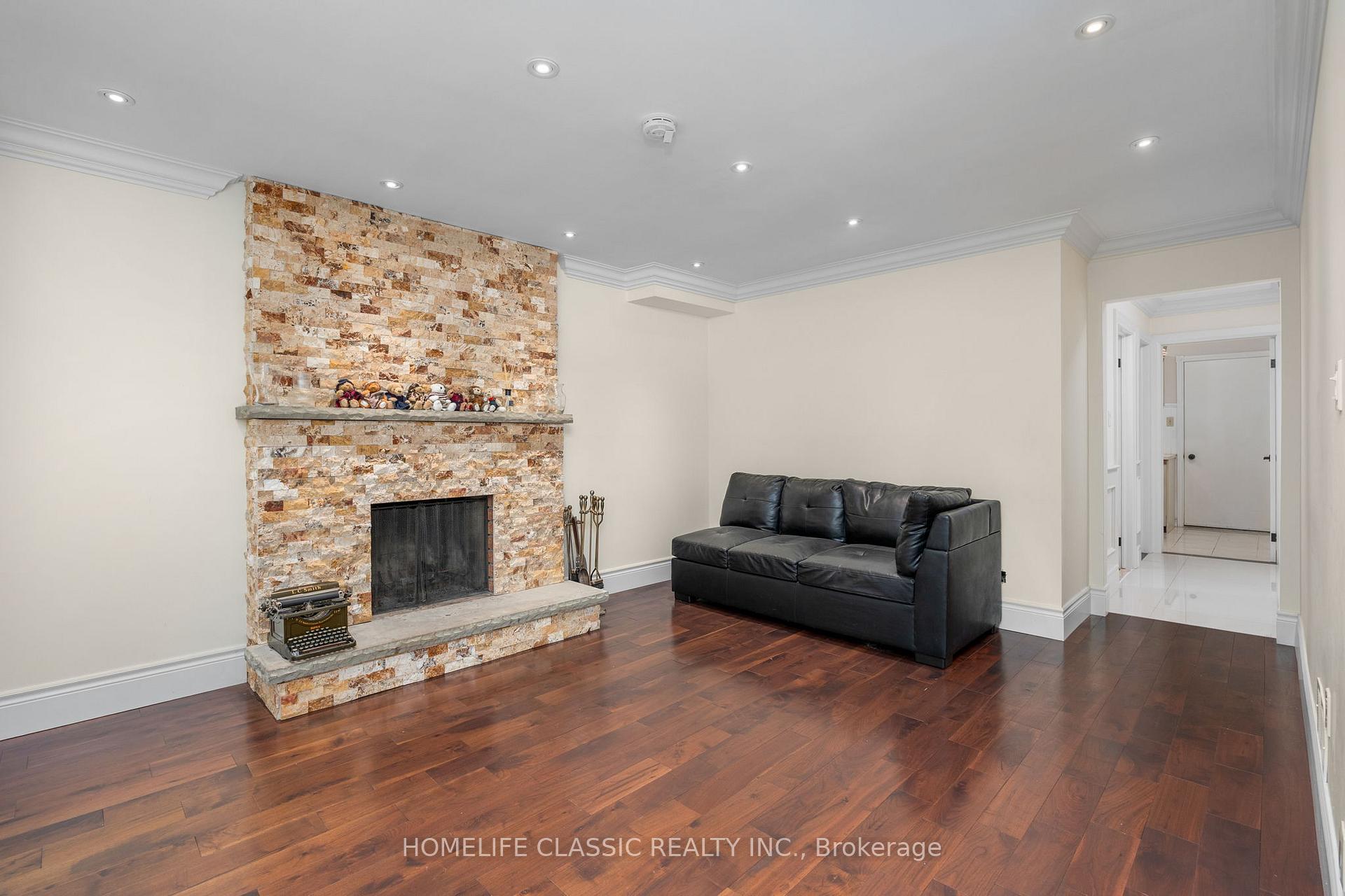Photo 10 of 550 Dahlia Crescent, Pickering, Rosebank — HOMEH