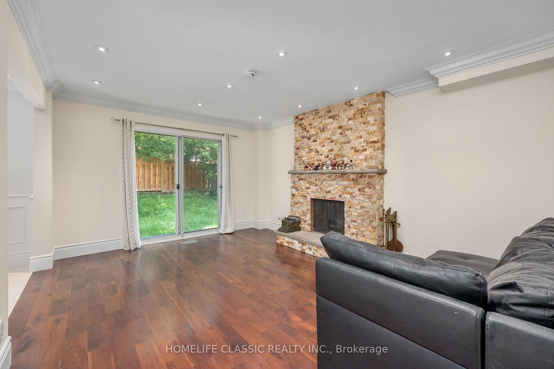 Photo 11 of 550 Dahlia Crescent, Pickering, Rosebank — HOMEH