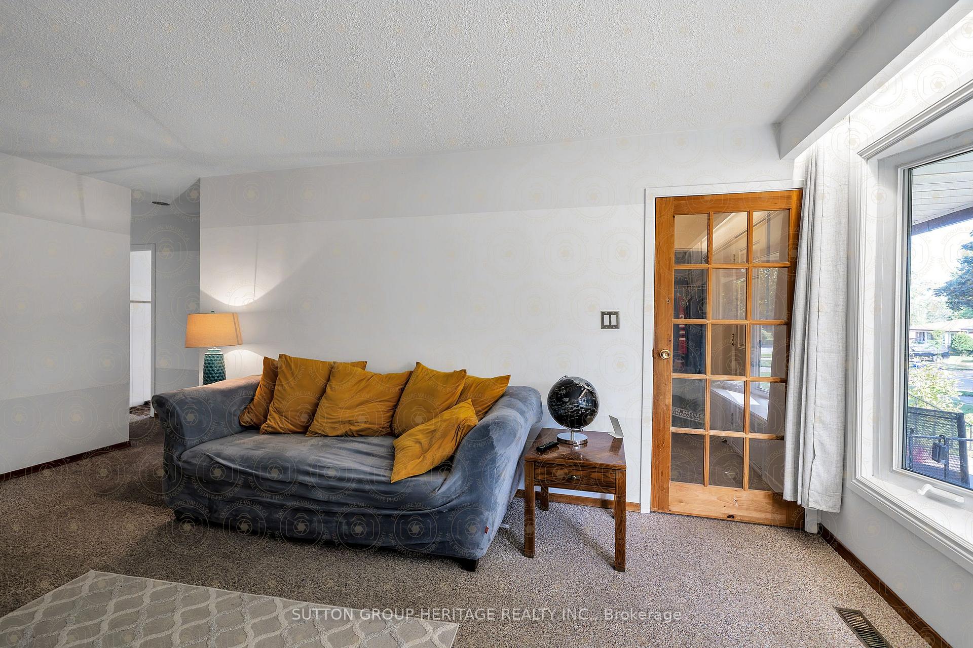 Photo 5 of 792 Tatra Drive, Oshawa, McLaughlin — HOMEH