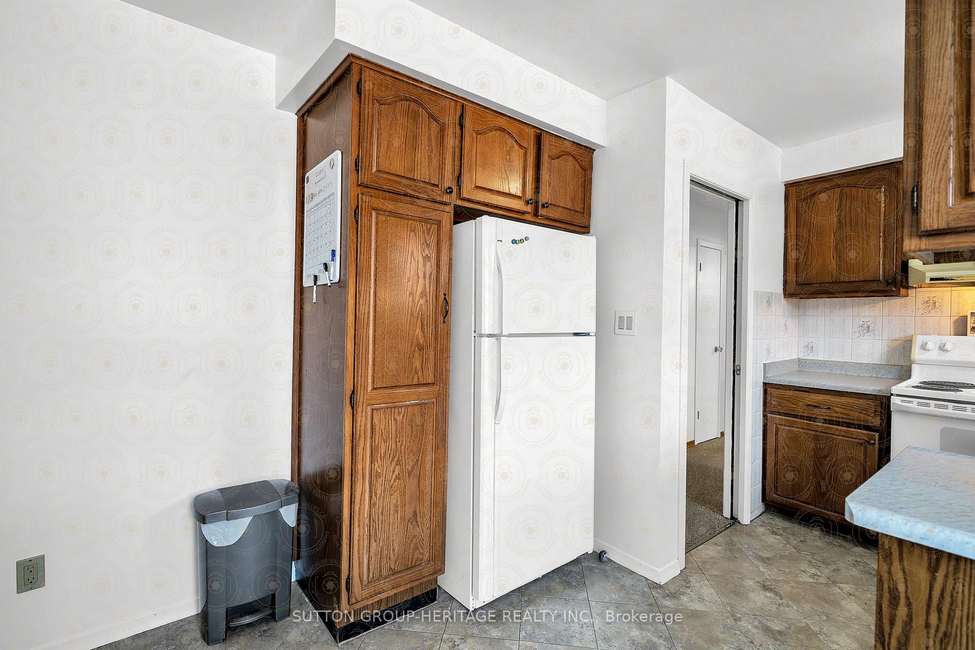 Photo 11 of 792 Tatra Drive, Oshawa, McLaughlin — HOMEH