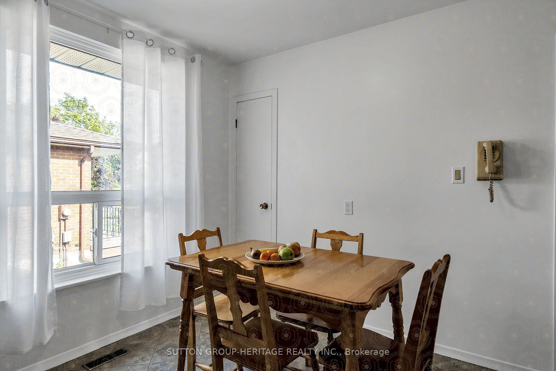 Photo 12 of 792 Tatra Drive, Oshawa, McLaughlin — HOMEH