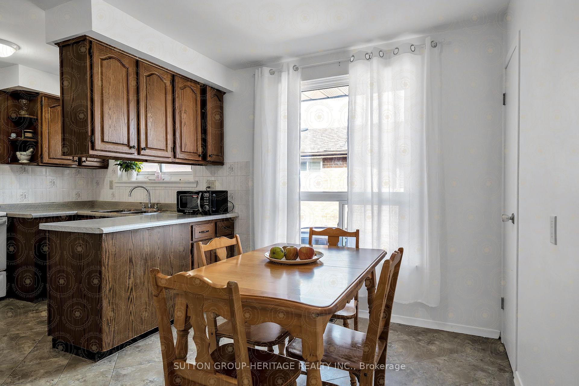Photo 13 of 792 Tatra Drive, Oshawa, McLaughlin — HOMEH