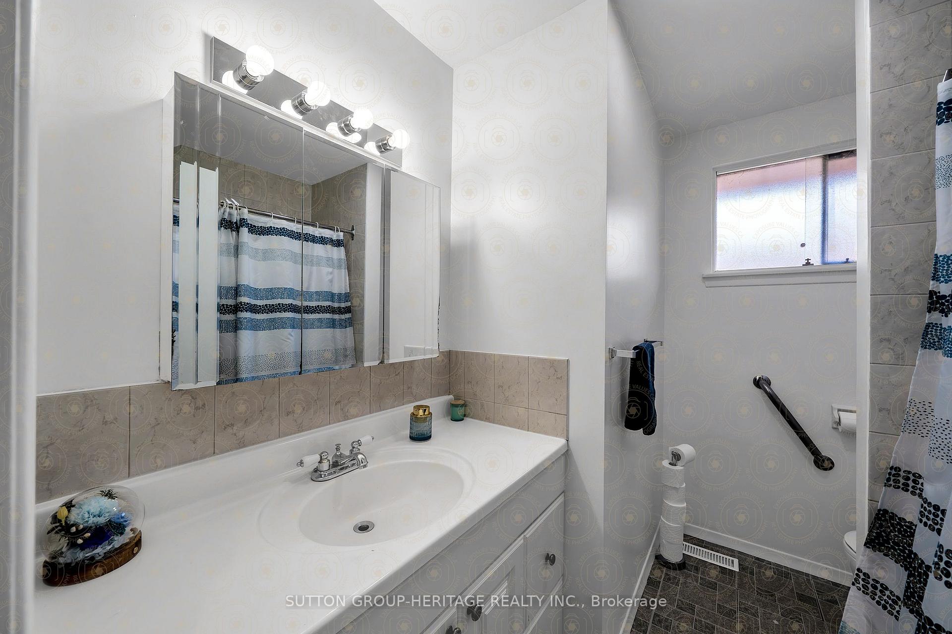 Photo 19 of 792 Tatra Drive, Oshawa, McLaughlin — HOMEH