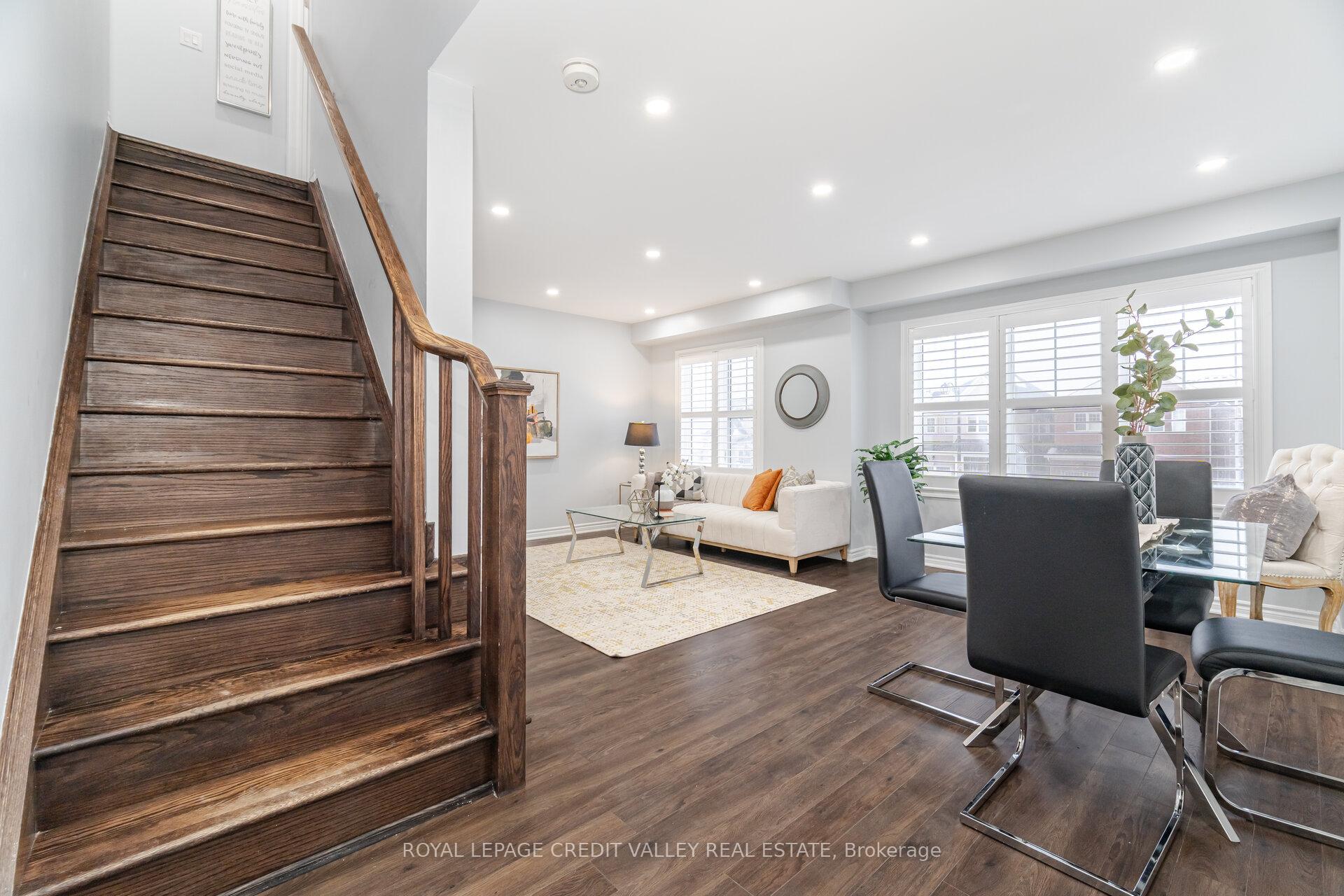 Photo 28 of 114 Whitlock Avenue, Milton, Ford — HOMEH