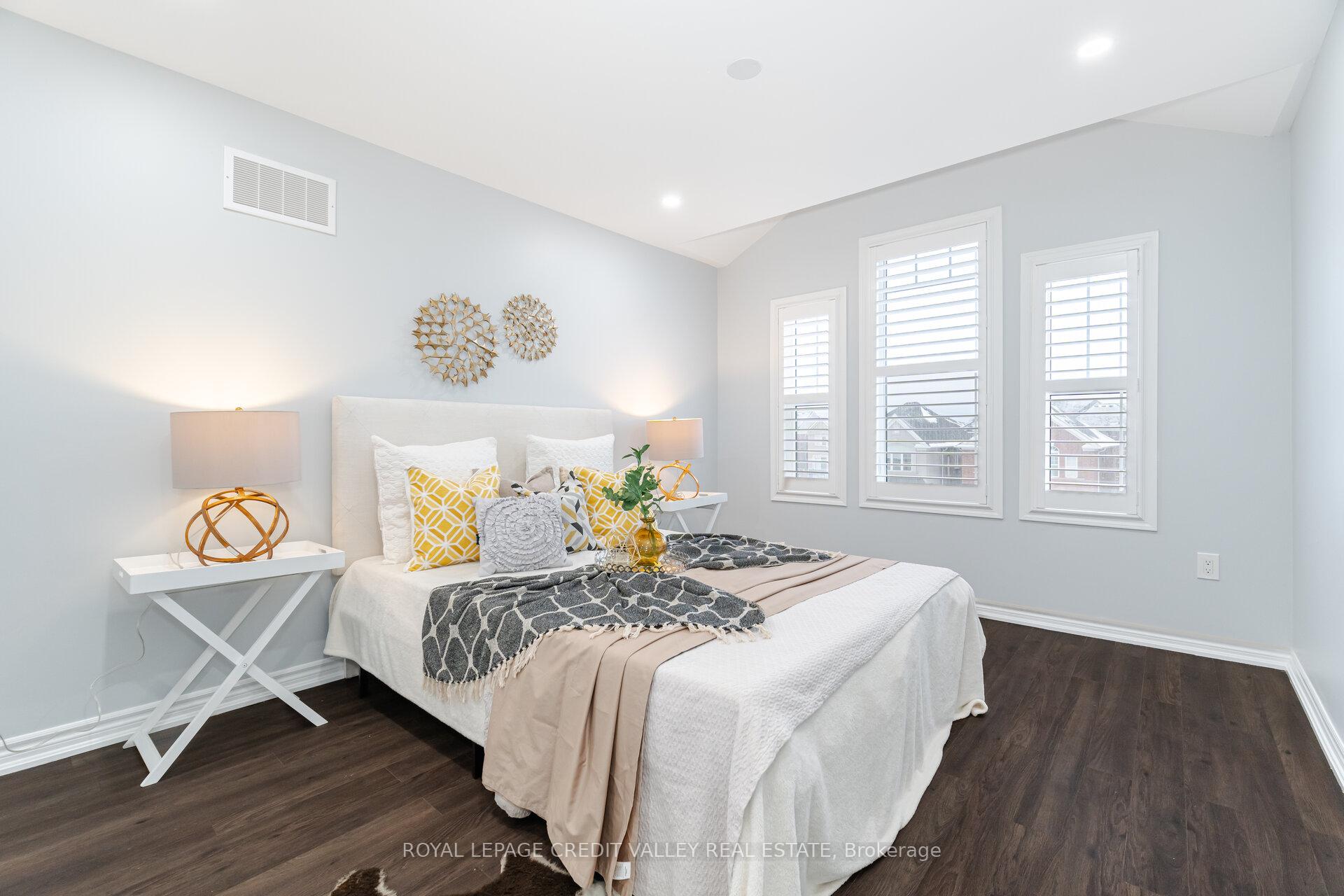 Photo 31 of 114 Whitlock Avenue, Milton, Ford — HOMEH