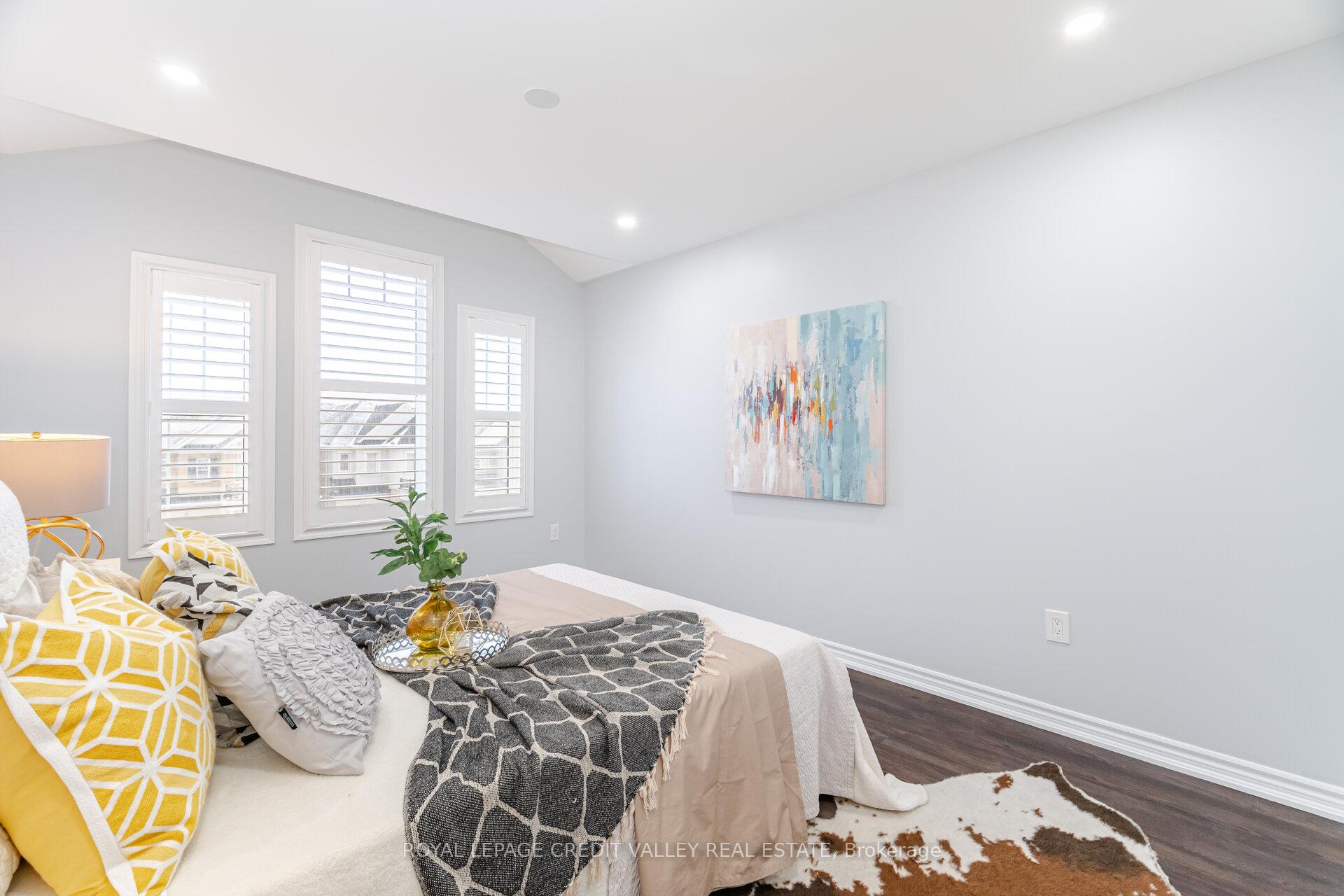 Photo 32 of 114 Whitlock Avenue, Milton, Ford — HOMEH