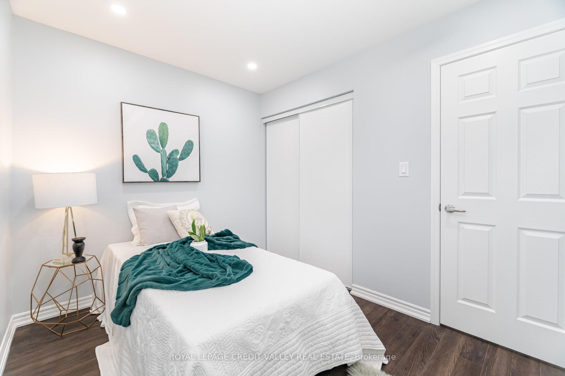 Photo 41 of 114 Whitlock Avenue, Milton, Ford — HOMEH