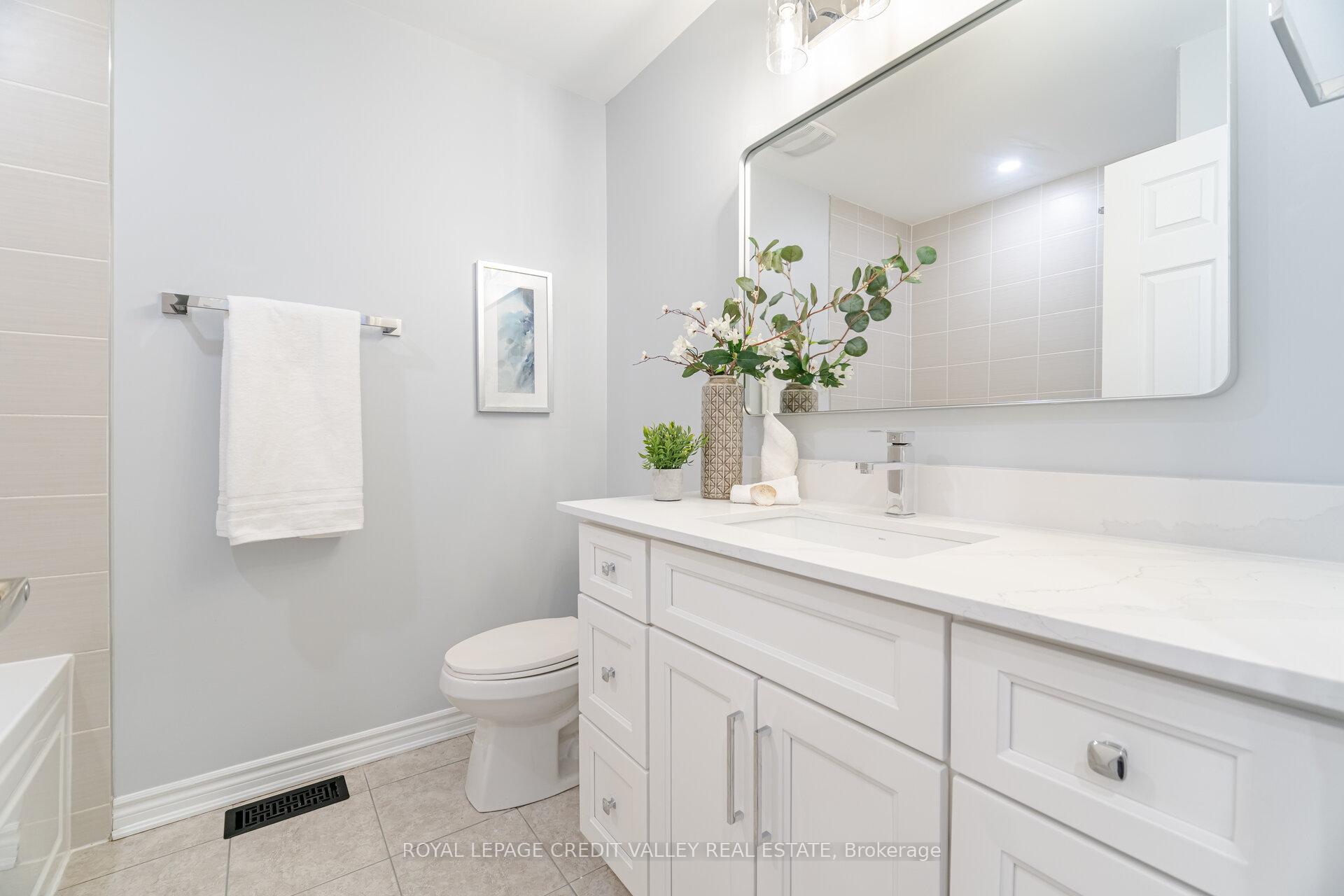 Photo 42 of 114 Whitlock Avenue, Milton, Ford — HOMEH