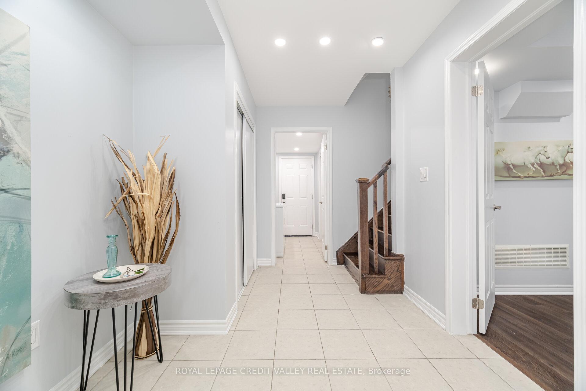 Photo 44 of 114 Whitlock Avenue, Milton, Ford — HOMEH