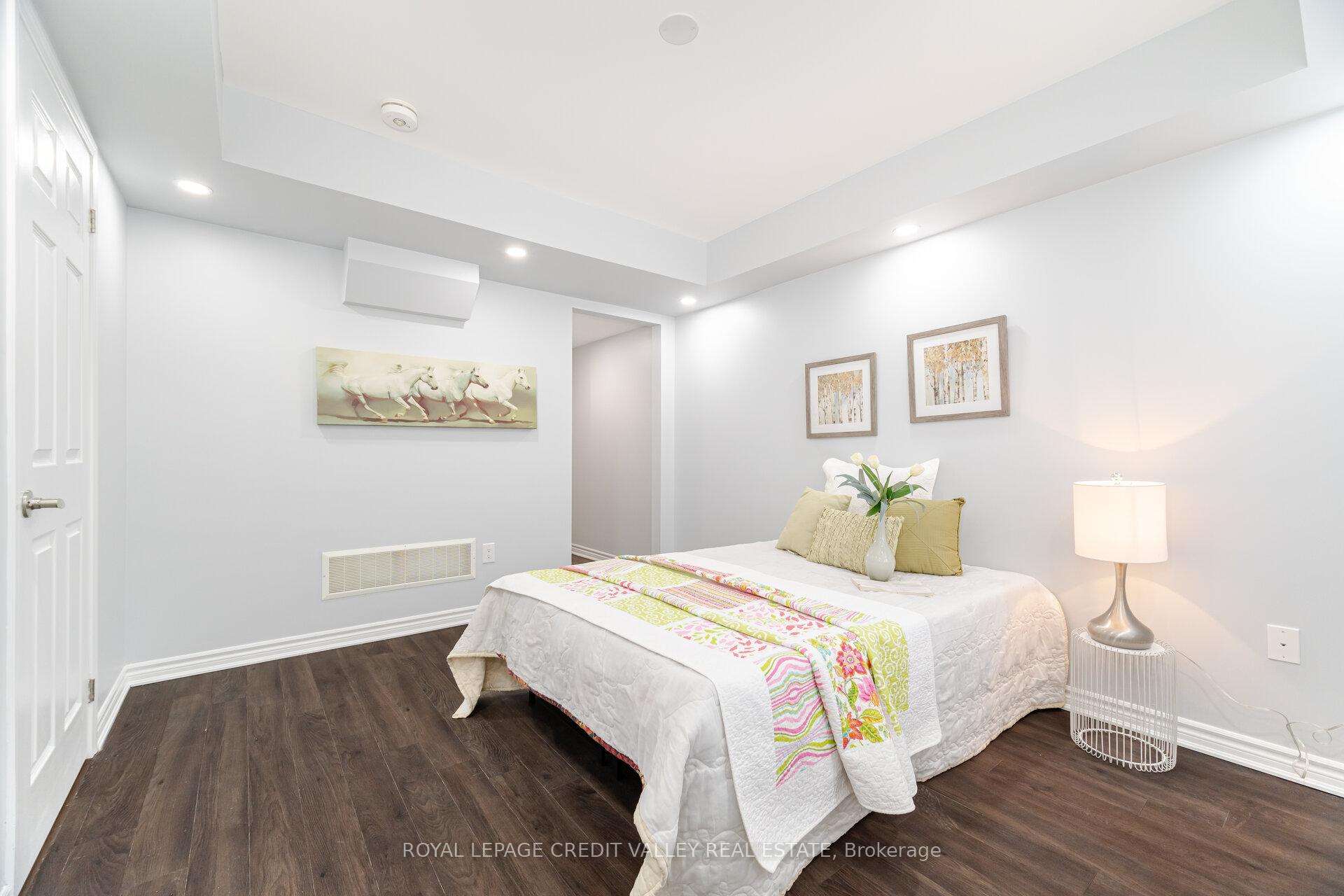 Photo 46 of 114 Whitlock Avenue, Milton, Ford — HOMEH