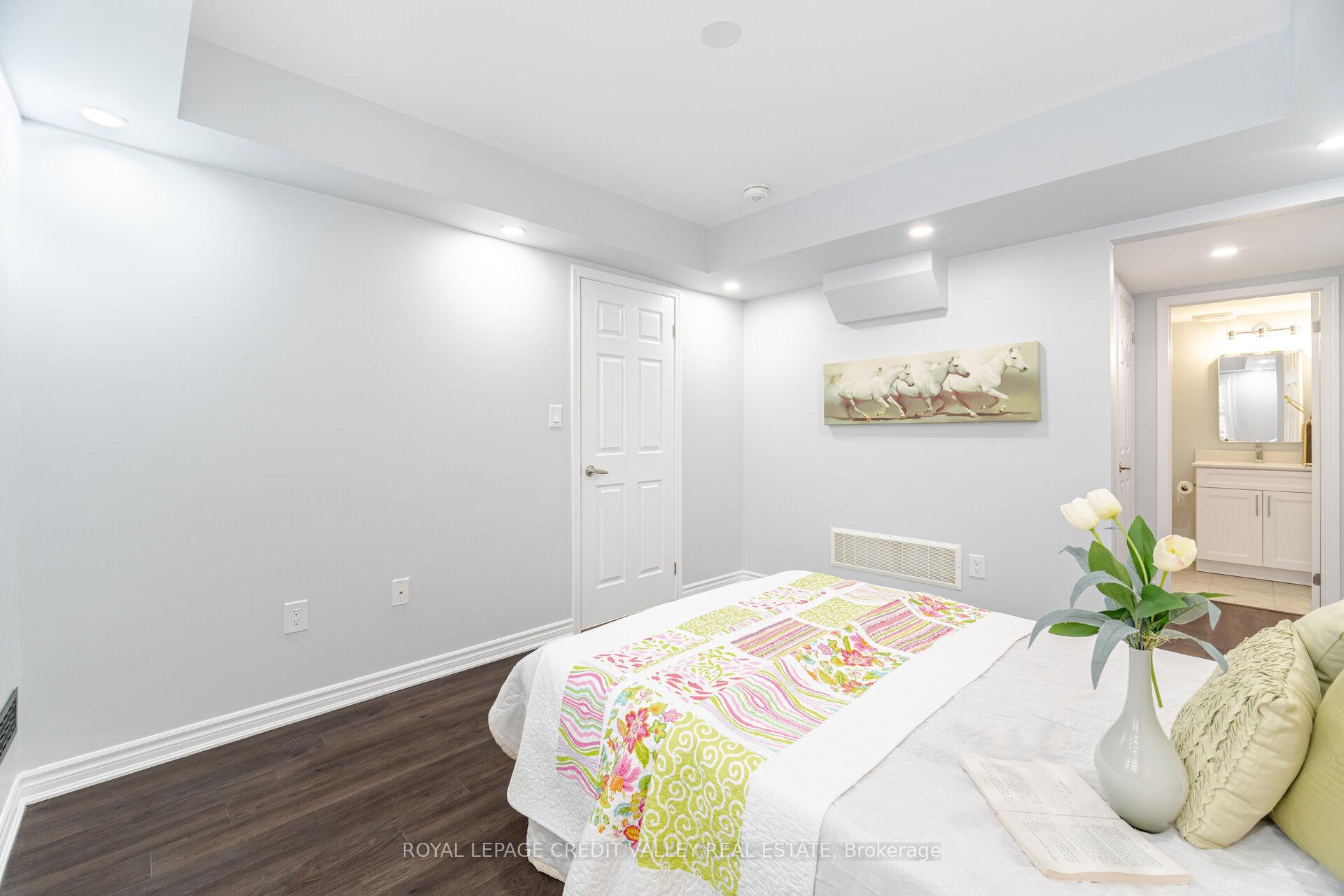 Photo 47 of 114 Whitlock Avenue, Milton, Ford — HOMEH