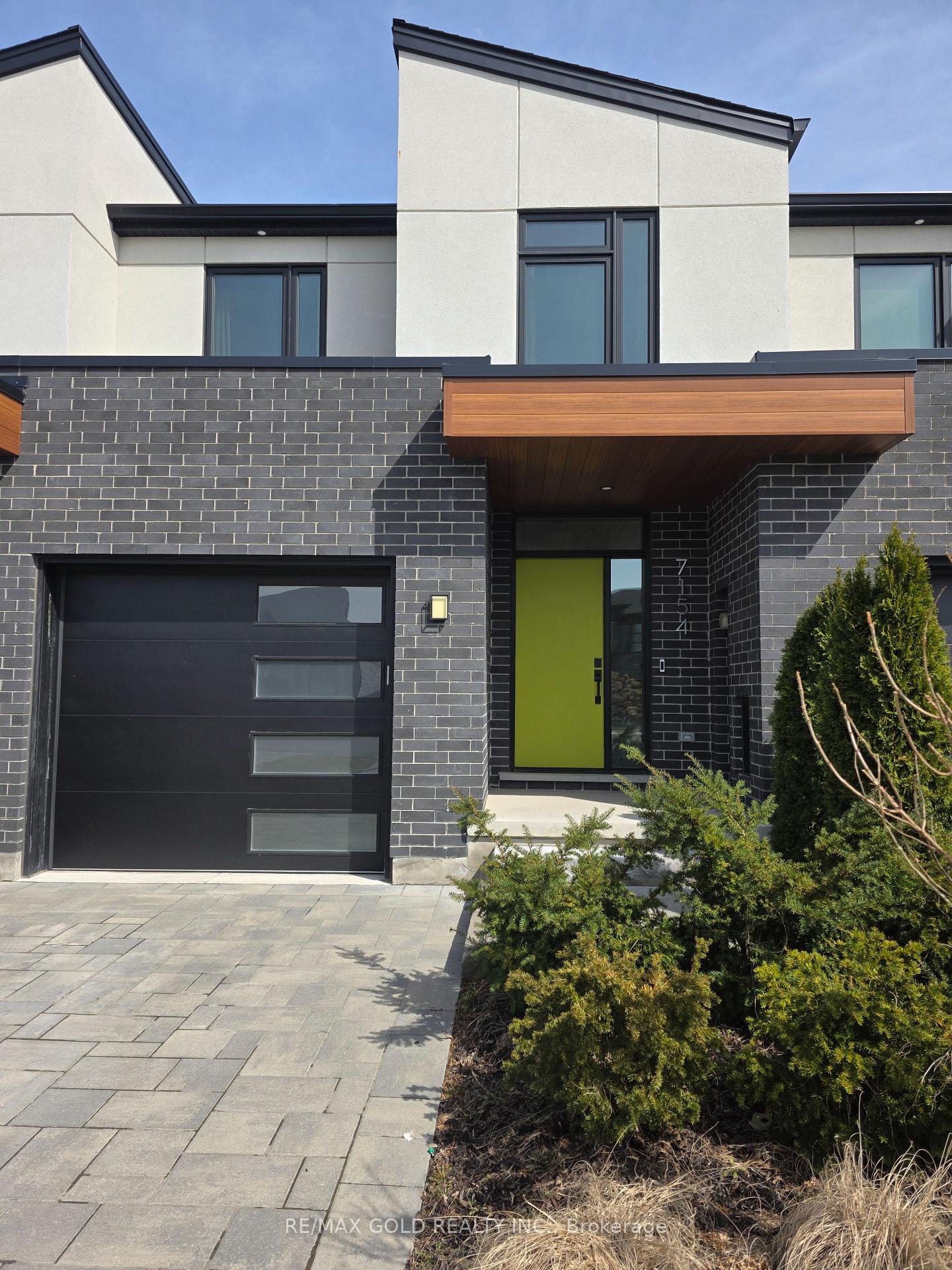 Front of 7154 Parsa Street