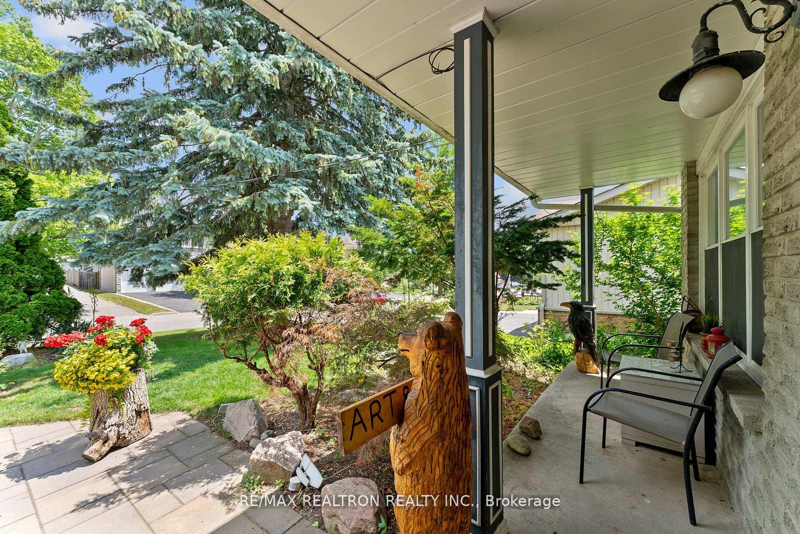 Photo 5 of 1890 Spruce Hill Road, Pickering, Dunbarton — HOMEH