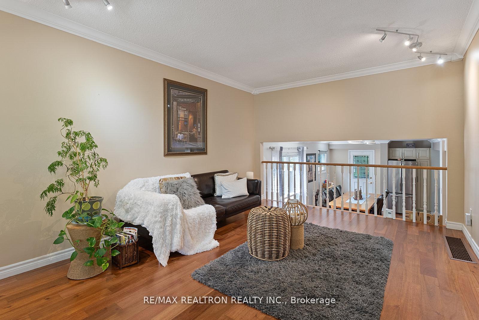 Photo 8 of 1890 Spruce Hill Road, Pickering, Dunbarton — HOMEH