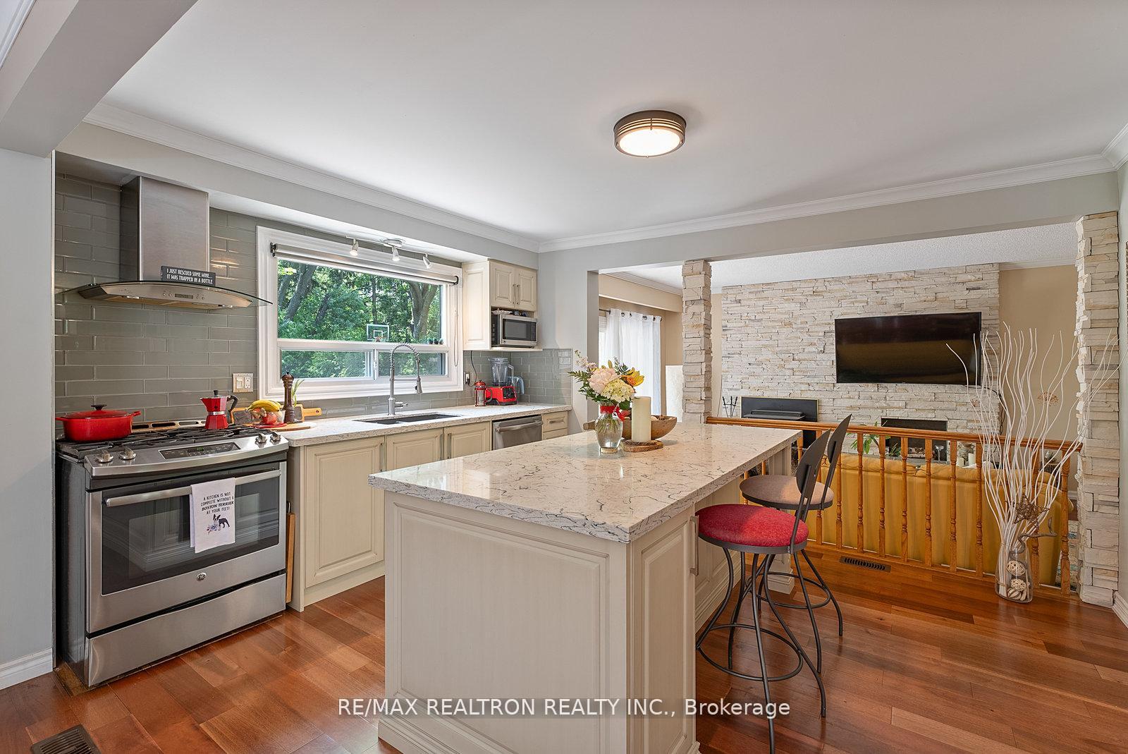 Photo 12 of 1890 Spruce Hill Road, Pickering, Dunbarton — HOMEH