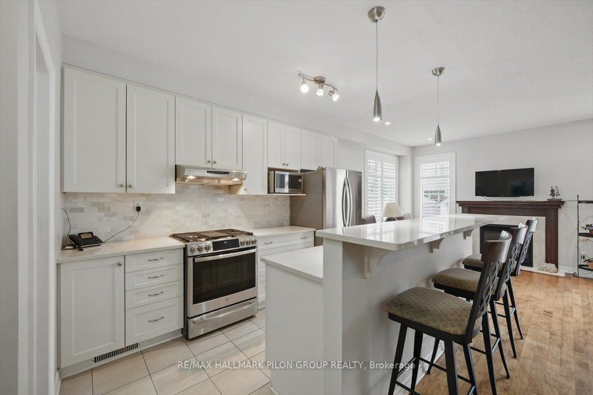 Photo 3 of 434 Rochefort Circle, Ottawa, Avalon West — HOMEH