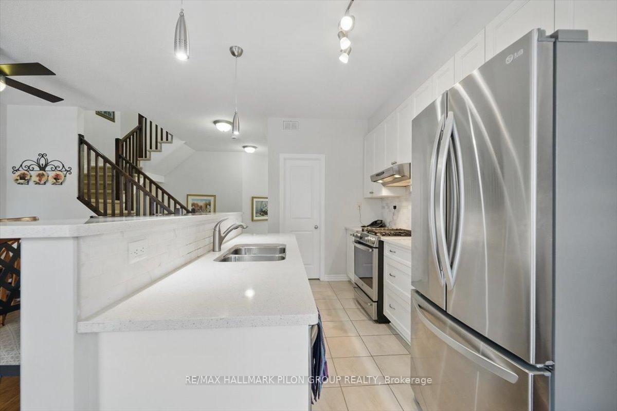 Photo 5 of 434 Rochefort Circle, Ottawa, Avalon West — HOMEH
