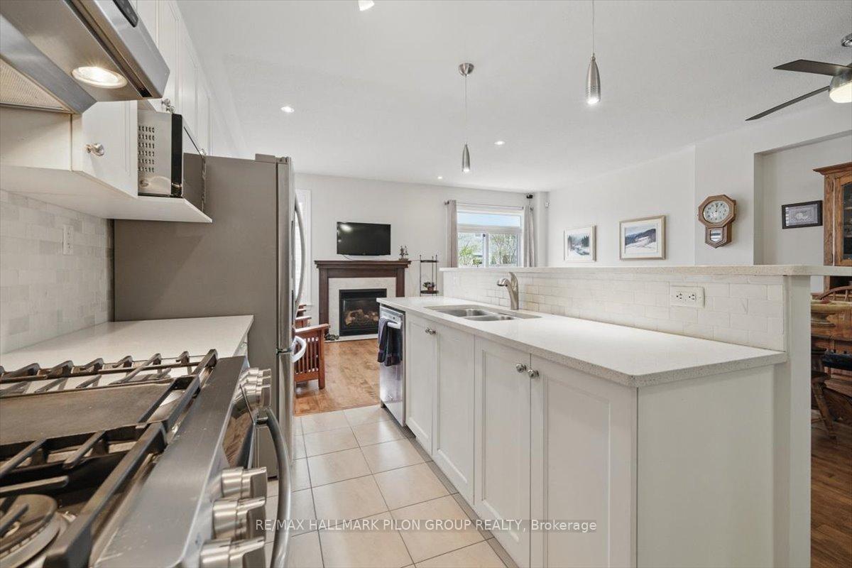 Photo 6 of 434 Rochefort Circle, Ottawa, Avalon West — HOMEH