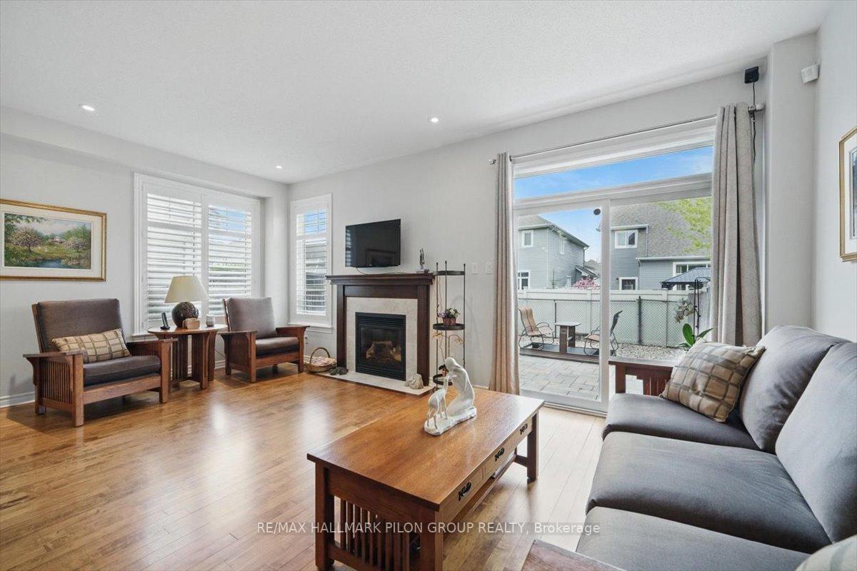 Photo 10 of 434 Rochefort Circle, Ottawa, Avalon West — HOMEH