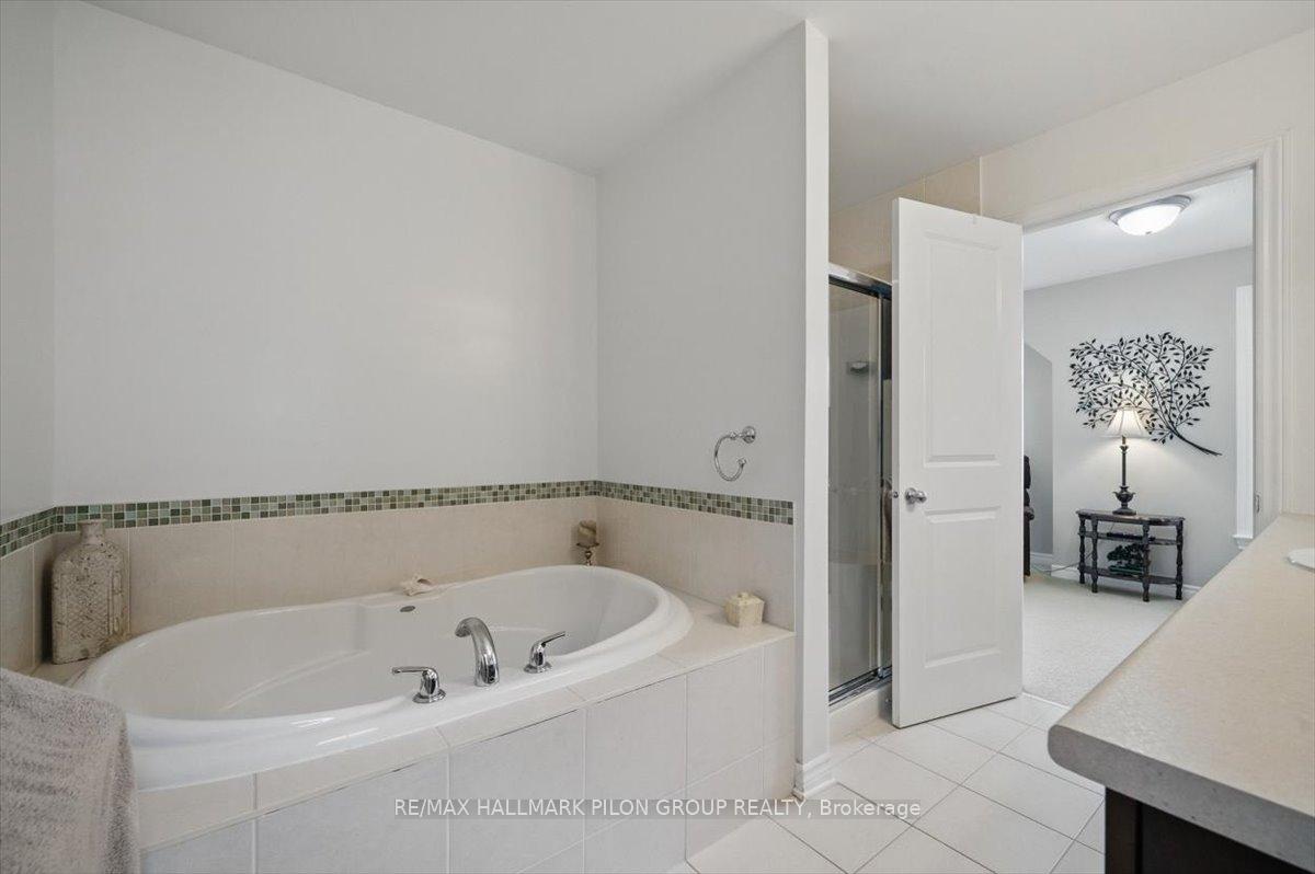 Photo 19 of 434 Rochefort Circle, Ottawa, Avalon West — HOMEH