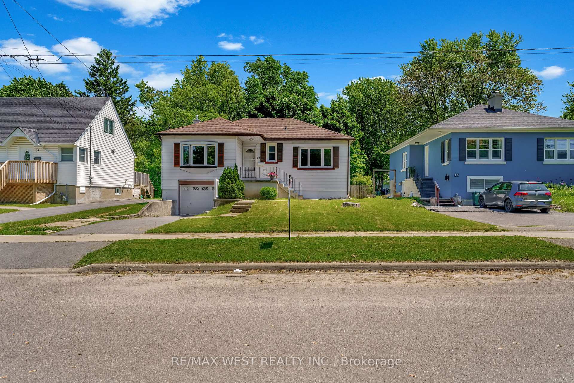 Photo 1 of 23 Hillendale Avenue, Kingston, West of Sir John A. Blvd — HOMEH