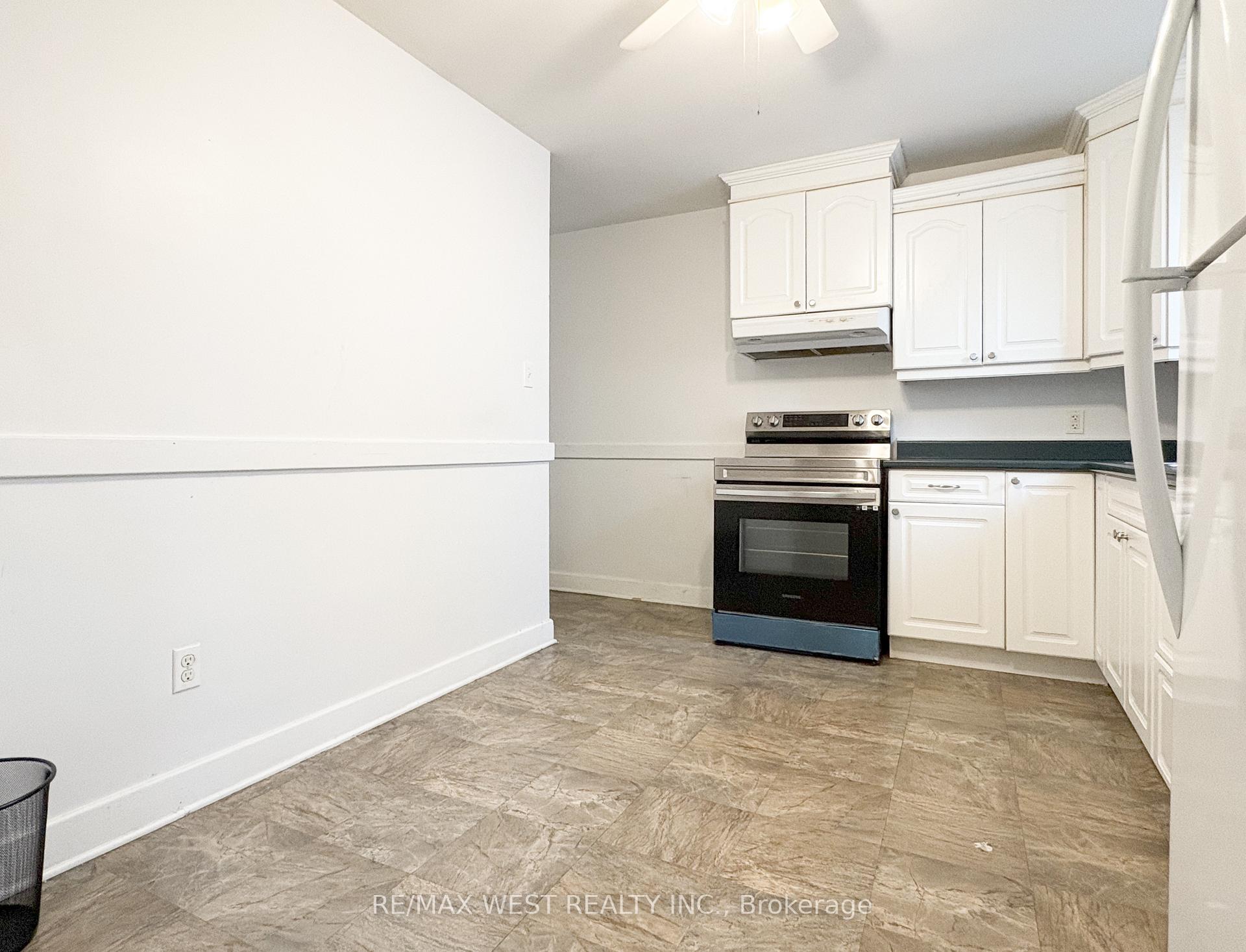 Photo 10 of 23 Hillendale Avenue, Kingston, West of Sir John A. Blvd — HOMEH