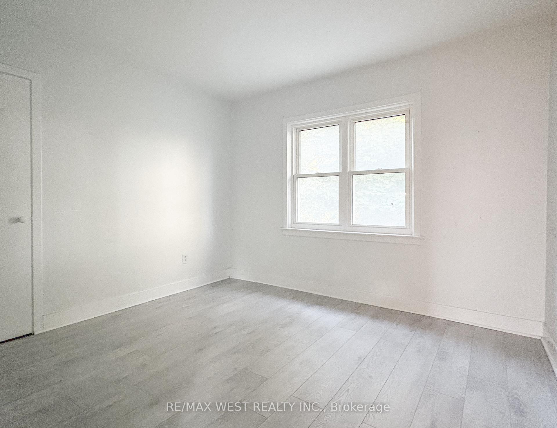 Photo 14 of 23 Hillendale Avenue, Kingston, West of Sir John A. Blvd — HOMEH