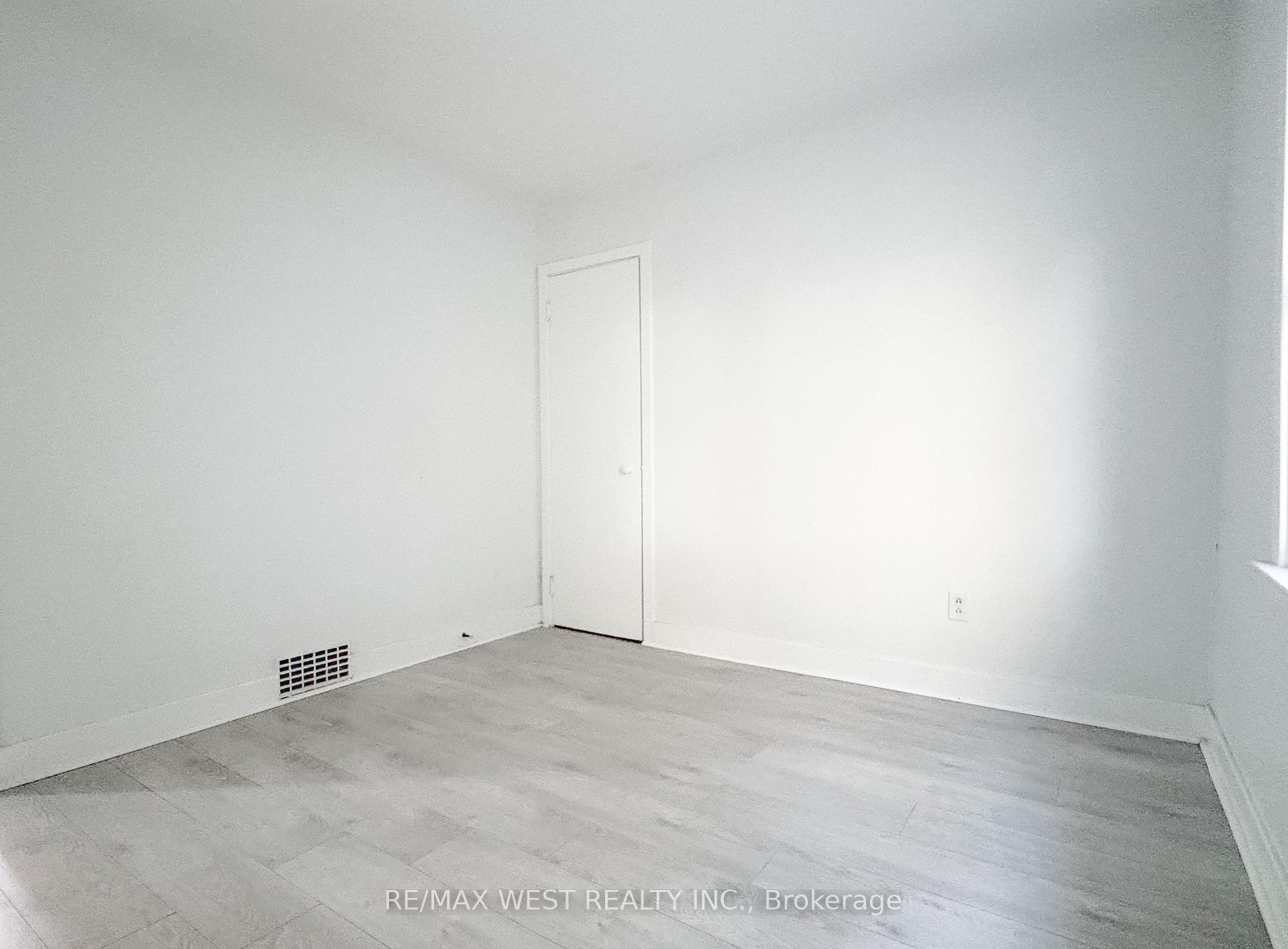 Photo 15 of 23 Hillendale Avenue, Kingston, West of Sir John A. Blvd — HOMEH
