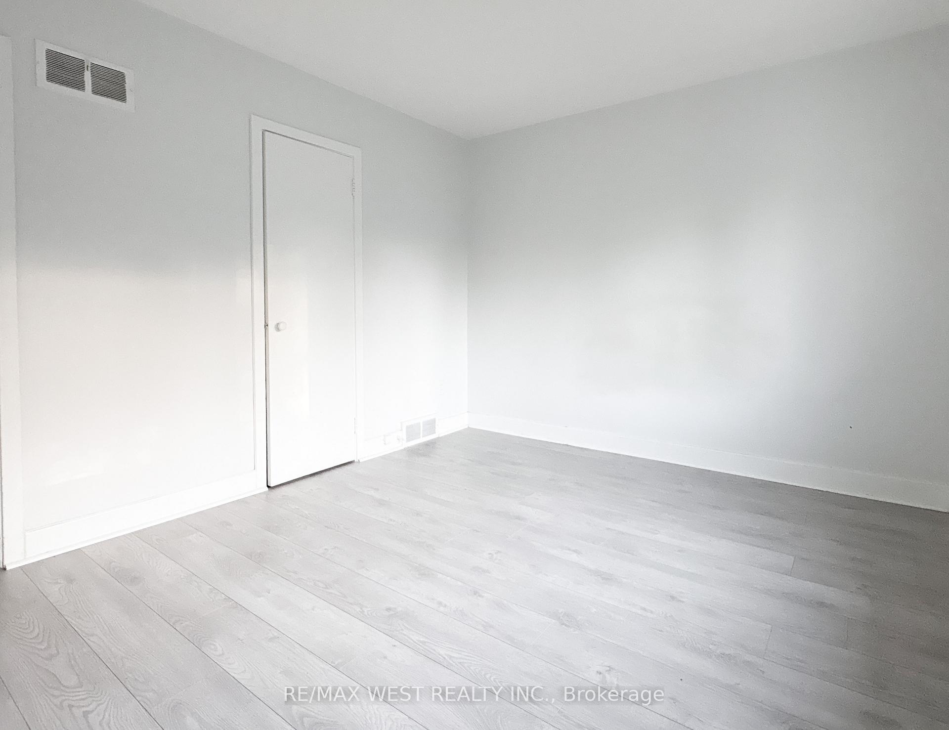 Photo 19 of 23 Hillendale Avenue, Kingston, West of Sir John A. Blvd — HOMEH