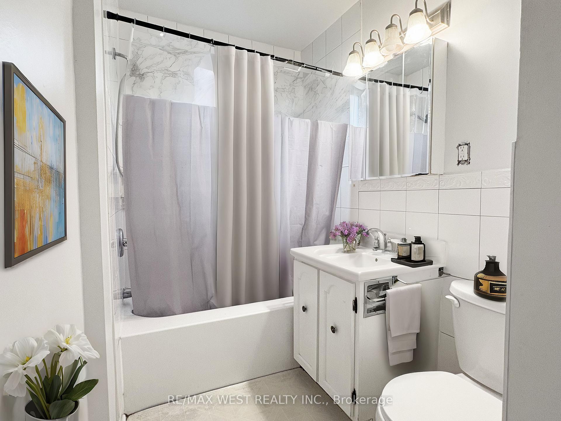 Photo 25 of 23 Hillendale Avenue, Kingston, West of Sir John A. Blvd — HOMEH