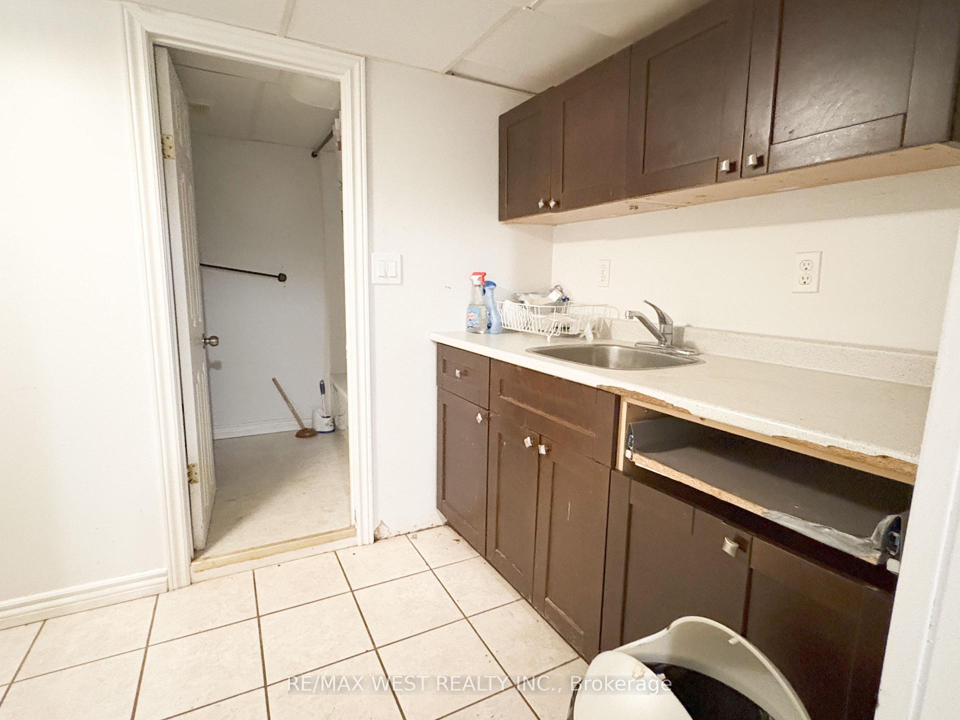 Photo 32 of 23 Hillendale Avenue, Kingston, West of Sir John A. Blvd — HOMEH