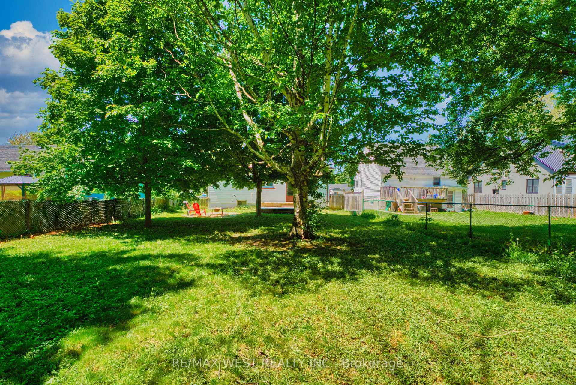 Photo 33 of 23 Hillendale Avenue, Kingston, West of Sir John A. Blvd — HOMEH