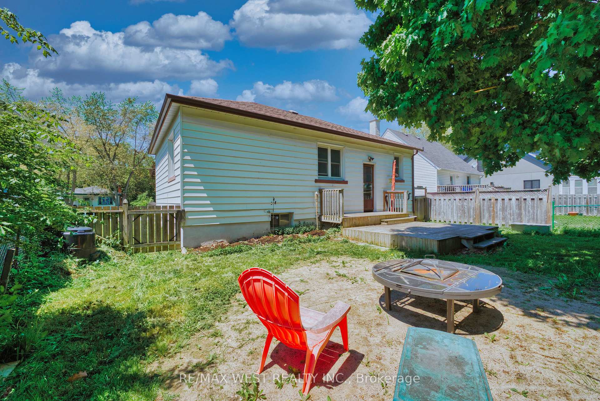Photo 34 of 23 Hillendale Avenue, Kingston, West of Sir John A. Blvd — HOMEH