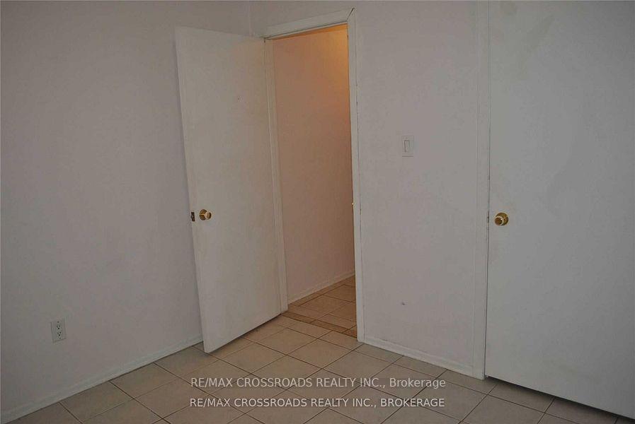 Photo 9 of 390 Dean Avenue, Oshawa, Central — HOMEH