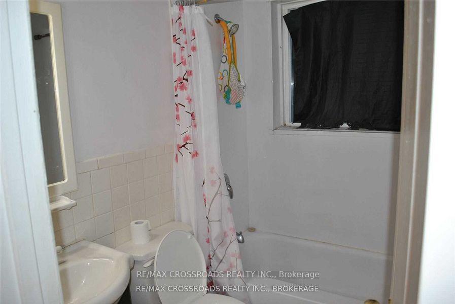 Photo 11 of 390 Dean Avenue, Oshawa, Central — HOMEH