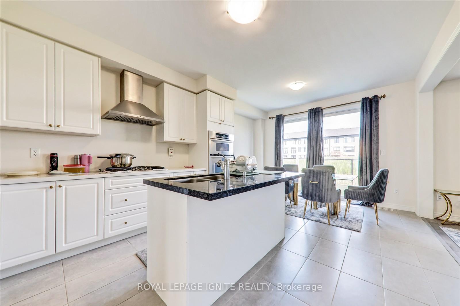Photo 6 of 1054 Skyridge Boulevard, Pickering, Rural Pickering — HOMEH