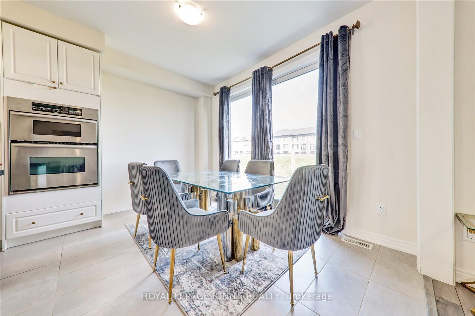 Photo 9 of 1054 Skyridge Boulevard, Pickering, Rural Pickering — HOMEH