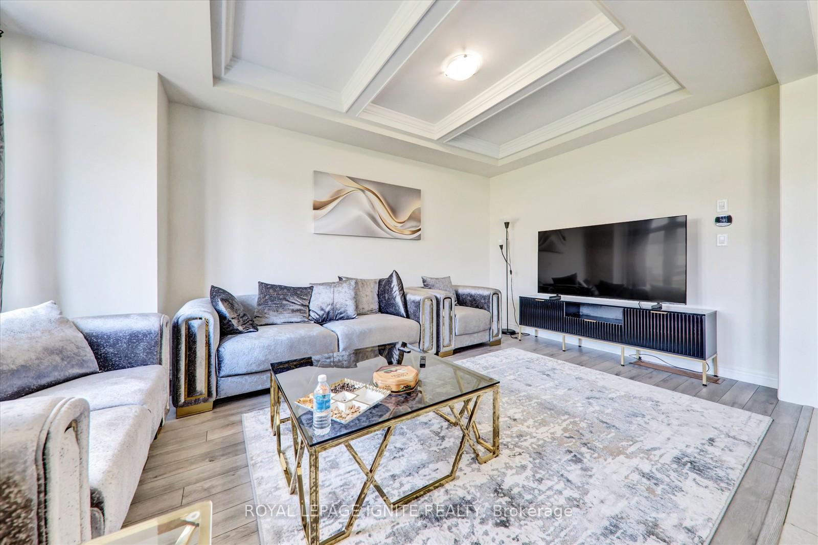 Photo 10 of 1054 Skyridge Boulevard, Pickering, Rural Pickering — HOMEH