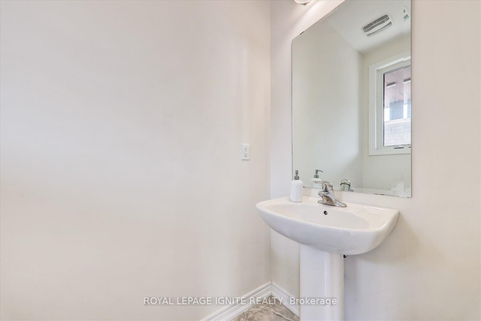 Photo 14 of 1054 Skyridge Boulevard, Pickering, Rural Pickering — HOMEH