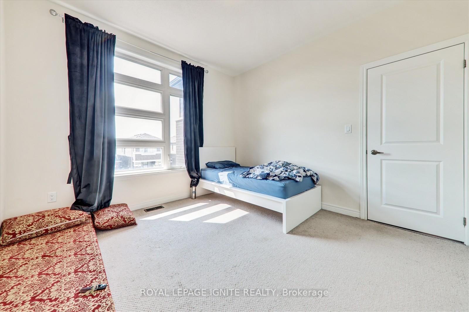 Photo 24 of 1054 Skyridge Boulevard, Pickering, Rural Pickering — HOMEH