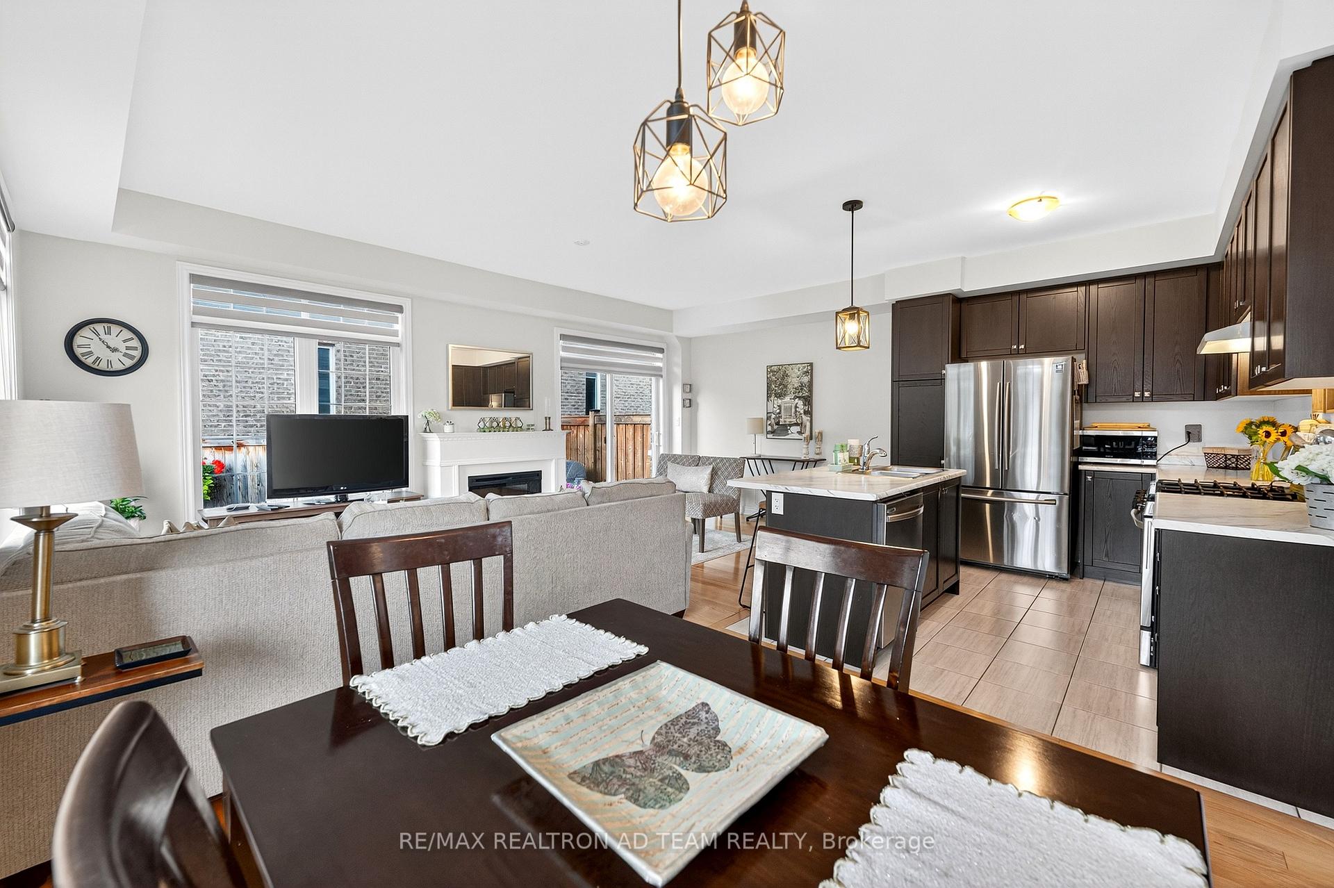 Photo 8 of 1153 Enchanted Crescent, Pickering, Rural Pickering — HOMEH