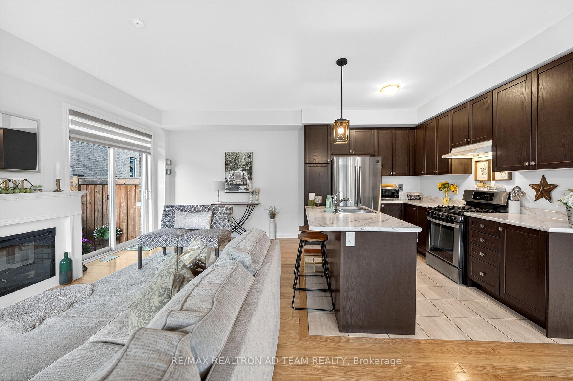 Photo 9 of 1153 Enchanted Crescent, Pickering, Rural Pickering — HOMEH