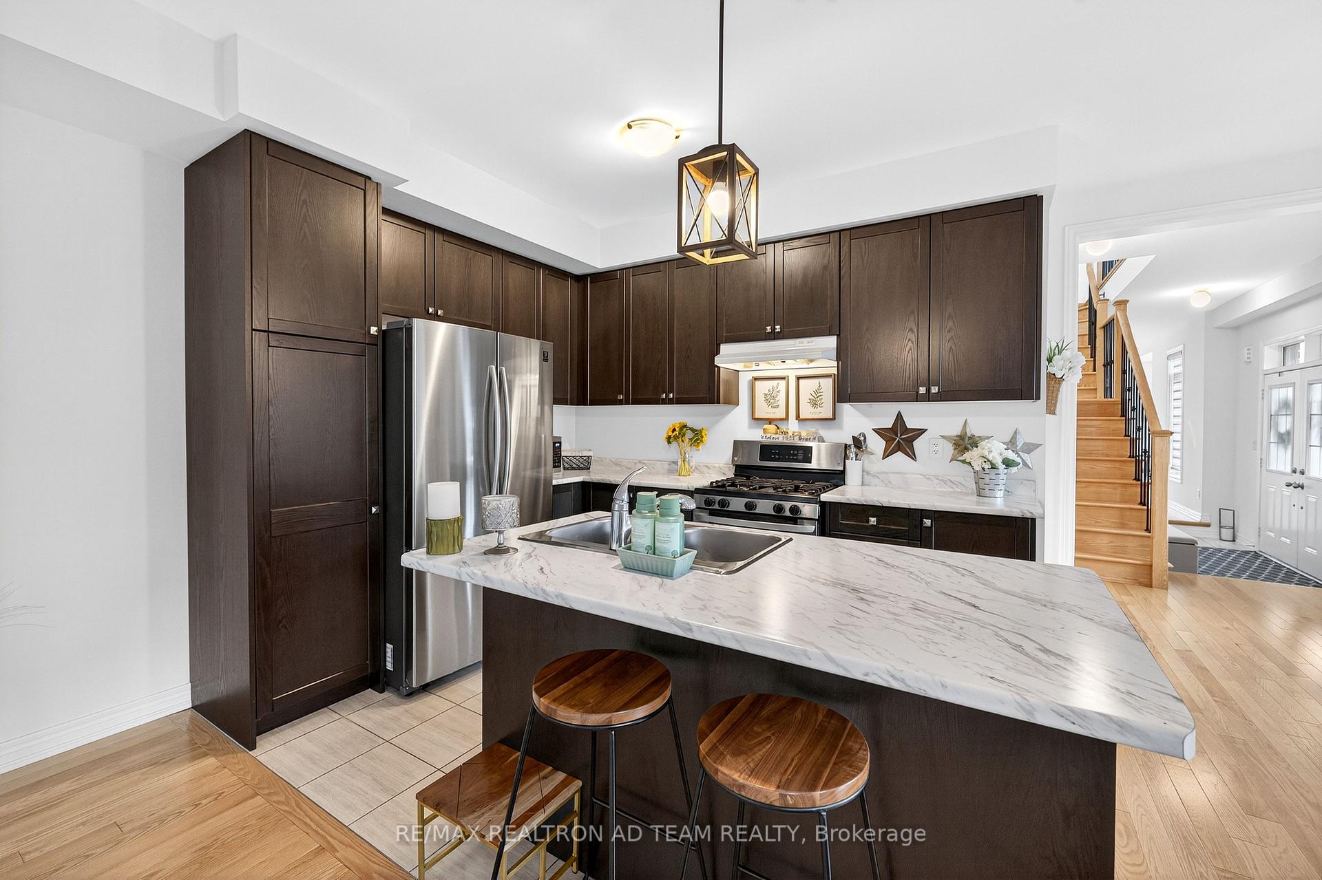 Photo 13 of 1153 Enchanted Crescent, Pickering, Rural Pickering — HOMEH